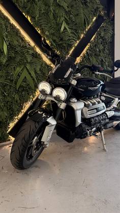 TRIUMPH ROCKET III GT 